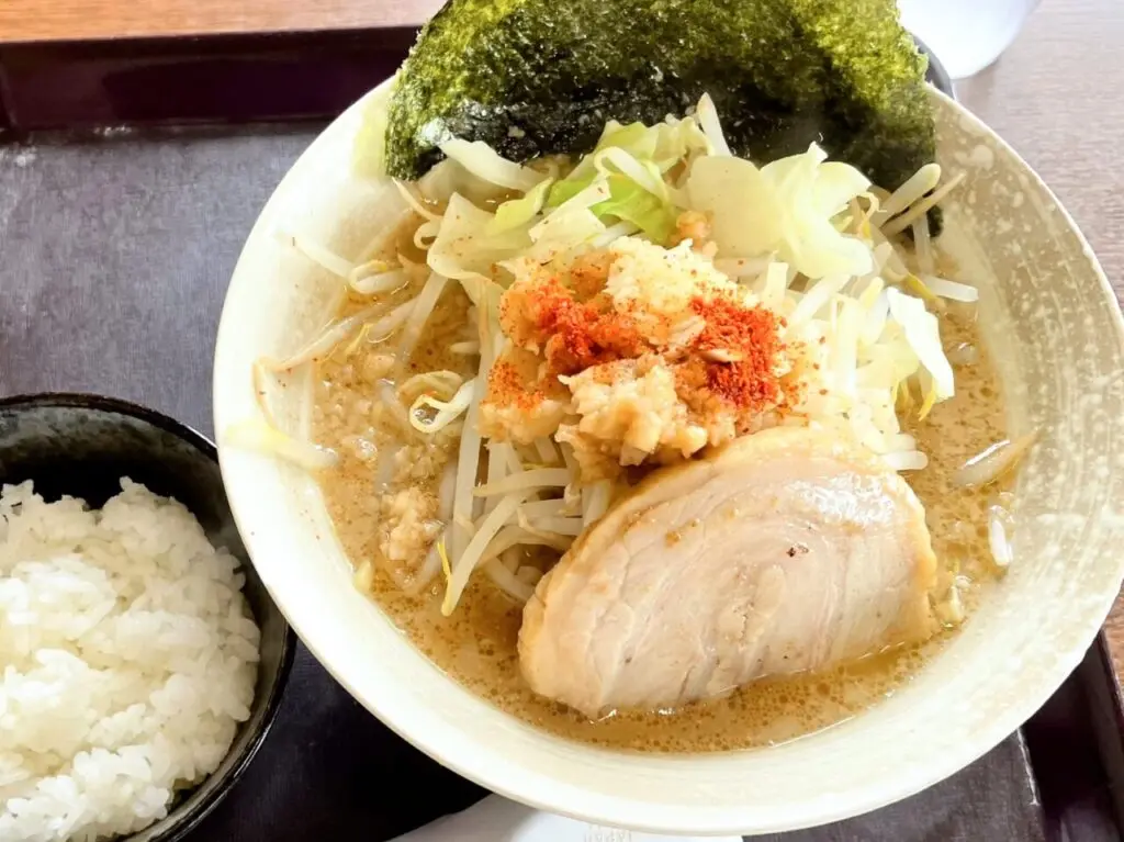 進化系横浜ラーメン 家次郎
