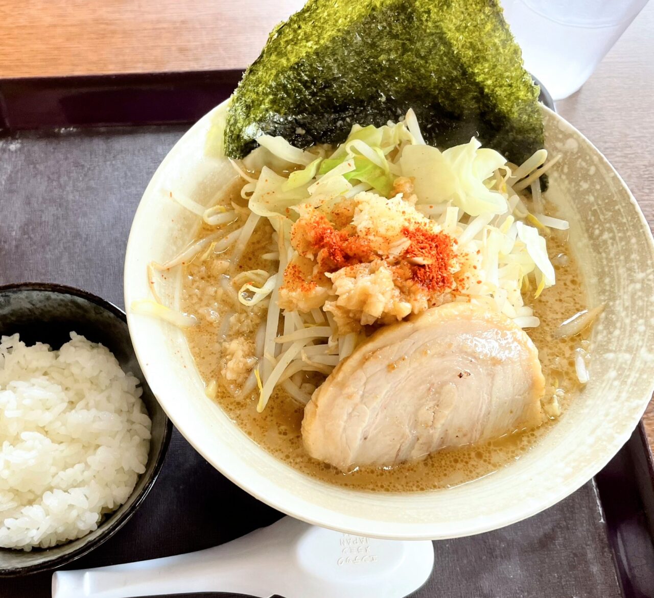 進化系横浜ラーメン 家次郎