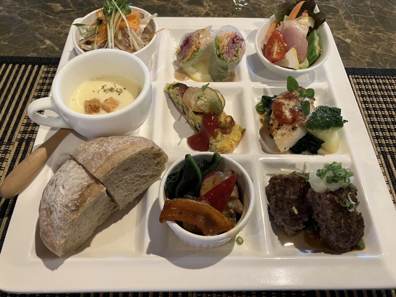 2025年西洋厨房萌黄ワンプレートランチ
