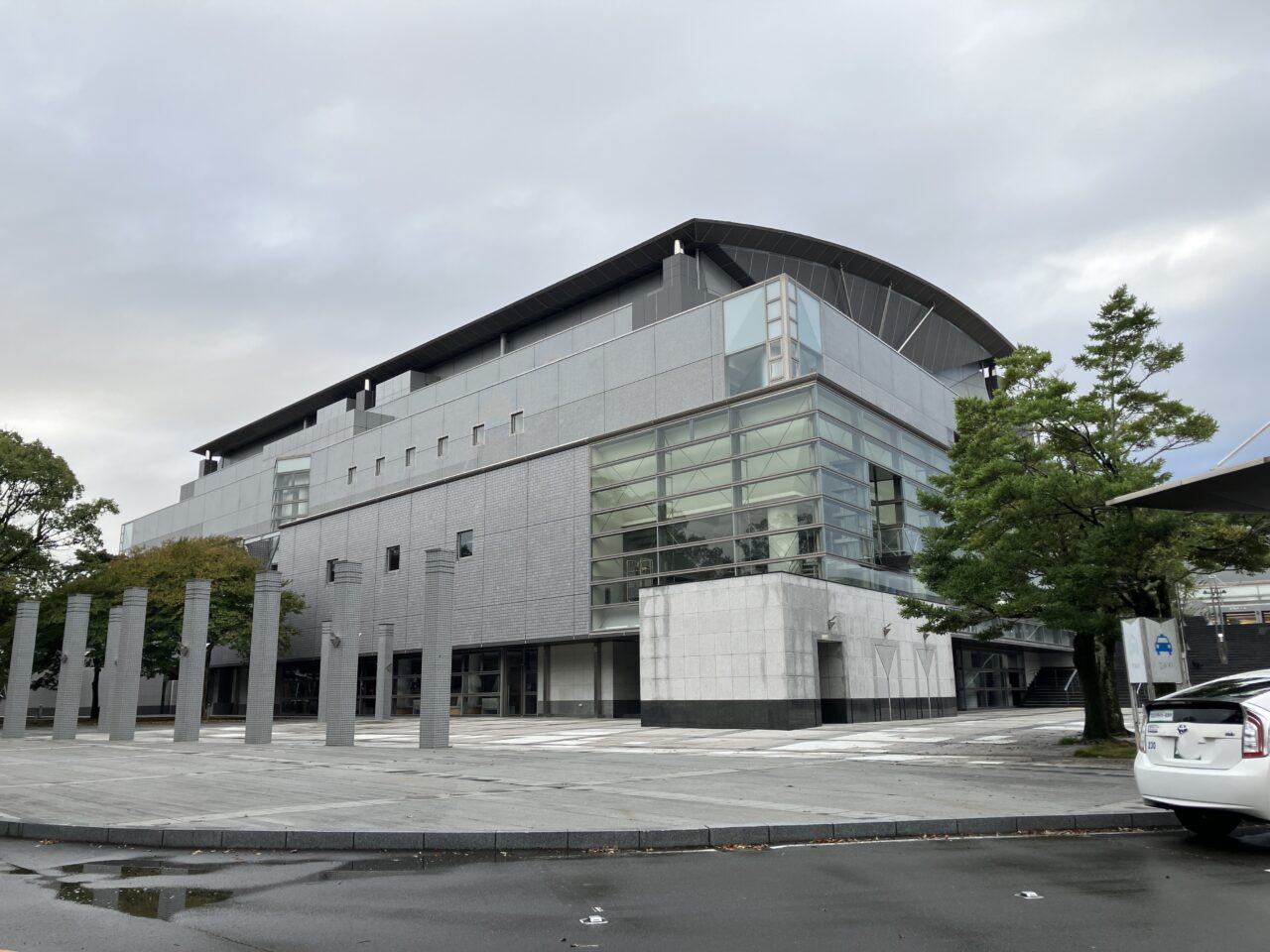 2025年メディキット県民文化センター外観2